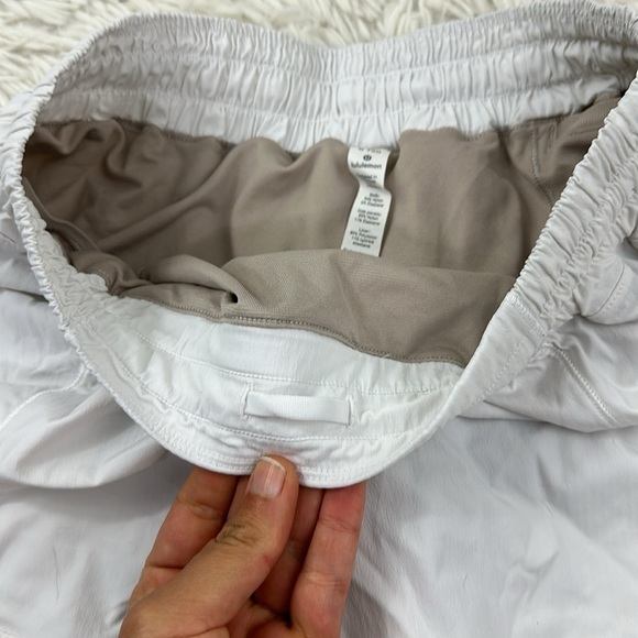 Lululemon Hotty Hot Short II *Long 4" White - Picture 2 of 5